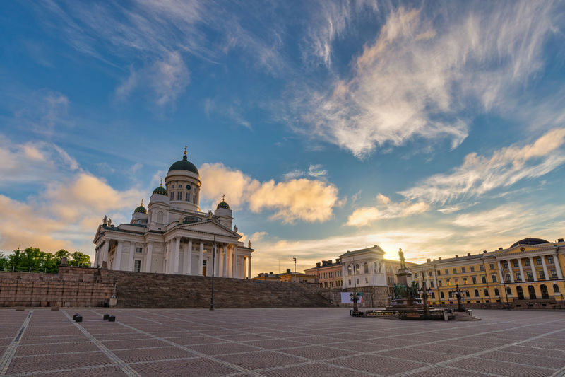 Helsinki Half-Day Highlights Walking Tour - Esplanadi, Havis Amanda, and time to pause