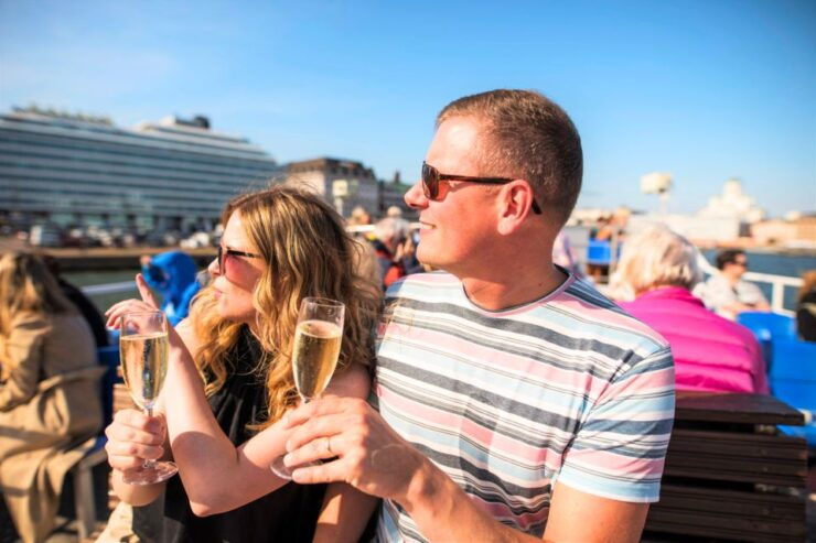 Helsinki: Hop-On Hop-Off Bus and Sightseeing Boat Tour - Tour Experience