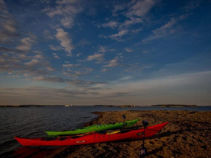 Helsinki: Midnight Sun Kayaking Tour with Campfire - FAQs