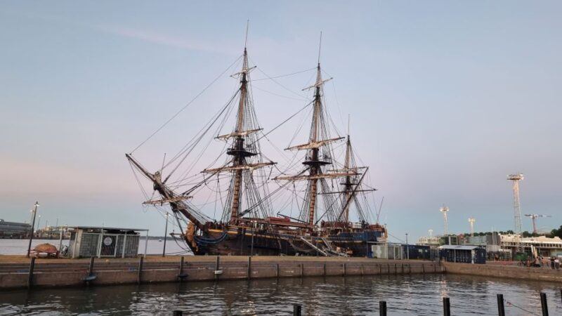 Helsinki: Private City Highlights Tour by VIP car - Helsinki: Private City Highlights Tour by VIP Car