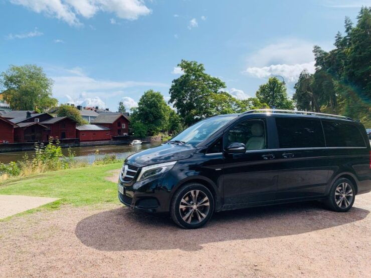 Helsinki: Private Driver Hire for City Sightseeing - Language Options and Communication