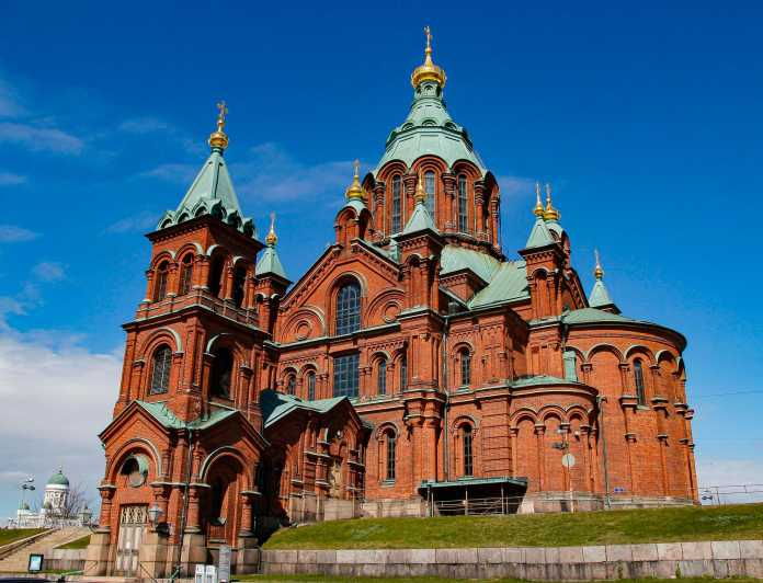 Helsinki: Private Walking Tour With a Local Guide - Itinerary Highlights