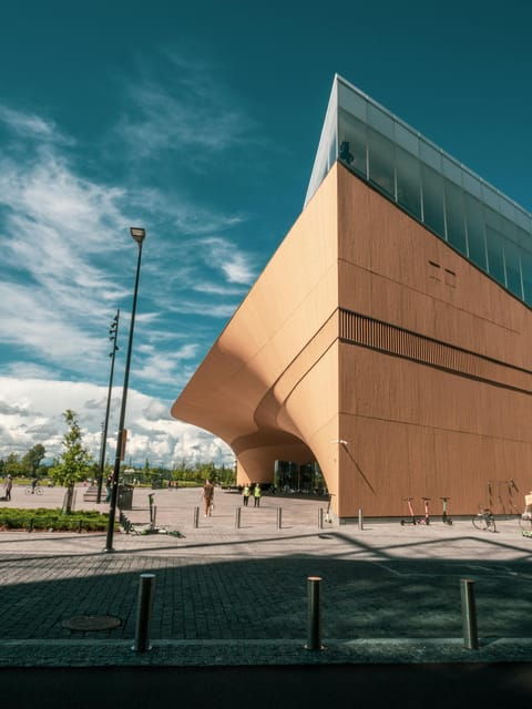 Helsinki Private Walking Tour with a Sociologist - Detailed Tour Breakdown