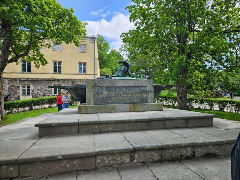 Helsinki & Suomenlinna: City Highlights Tour with Ferry Ride - An In-Depth Look at the Tour Experience