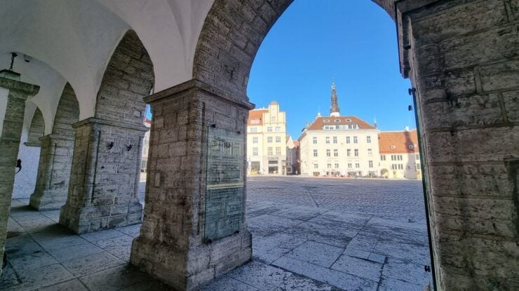 Helsinki: Tallinn Guided Day Tour With Ferry Crossing - Small Group Limit and Tour Highlights