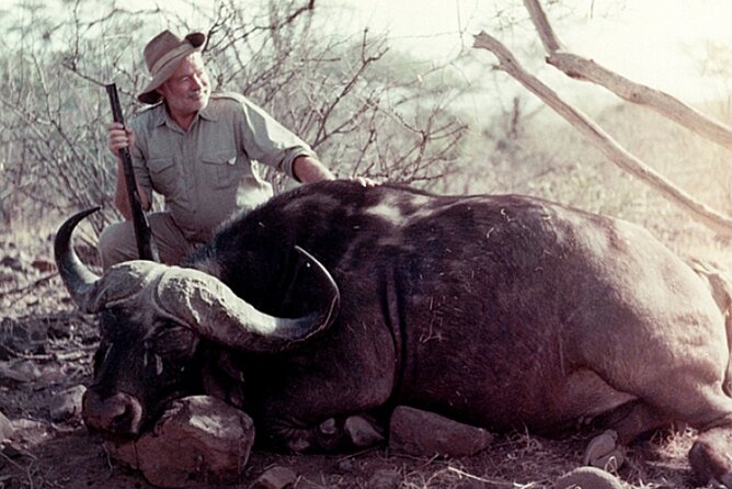 Hemingways Haunts in Paris - Small Group Walking Tour - Tour Guide Ellen