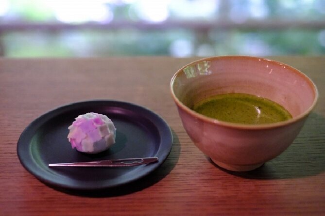 HEN AI TOKYO Rikugien Gardens Tour With Garden Expert - The Sum Up