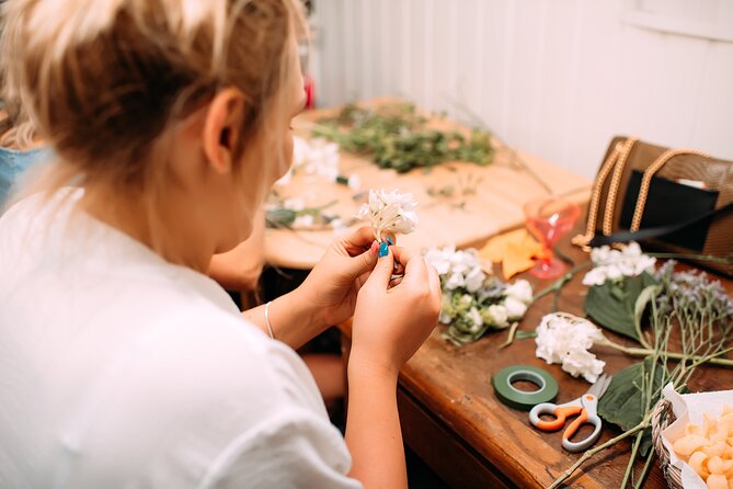 Hen Party Flower Crown Workshop in Liverpool - Meeting and Logistics