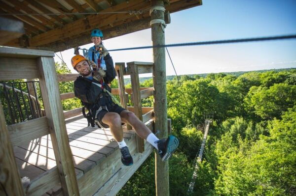 Henderson, Minnesota: 14-Line Zipline Canopy Tour - Minnesota River Valley