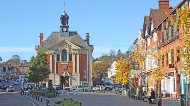 Henley: Smartphone Treasure Hunt Style Heritage Walks - Directions