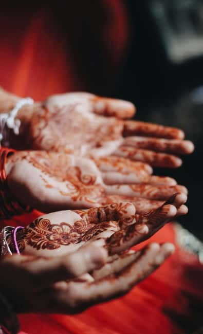 Henna on hands in Jaipur - A Detailed Look at the Tour Experience