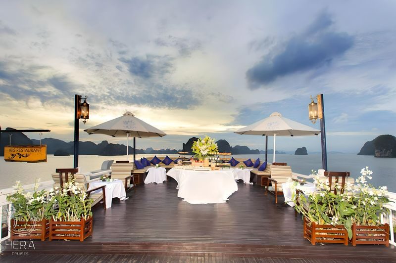 Hera Grand Luxury 2D1N Cruise: Ha Long Bay with Sung Sot & Ti Top - Day two: tai chi and kayaking near Luon Cave