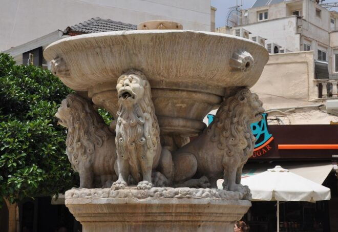 Heraklion City/Knossos Palace From Chania - Enjoying Greek Cuisine in Heraklion