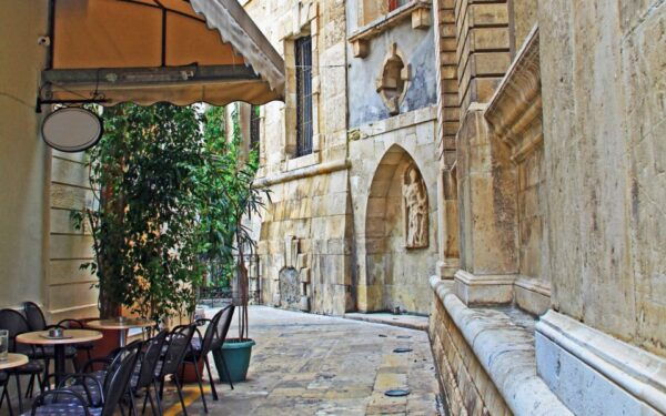 Heraklion City, Walking Tour, Old Market & Knossos Palace - Recommendations and Tips