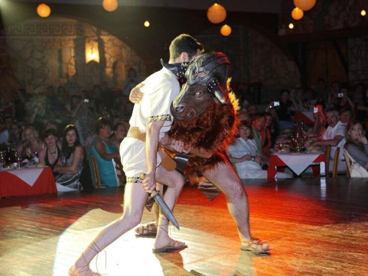 Heraklion: Cretan Folklore Night With Dinner & Transfers - Experience Itinerary