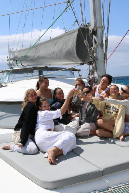 Heraklion: Dia Island Small Group Catamaran Cruise With Meal - Meal Options