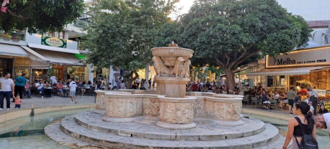 Heraklion Highlights and Historical Places- Private Walking - Vibrant Atmosphere