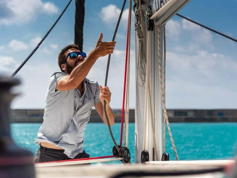 Heraklion: Luxury Catamaran Cruise to Dia Island with Lunch - What sets this cruise apart?