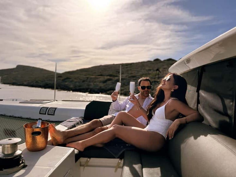 Heraklion Luxury Catamaran Dia Isla -Gourmet Lunch Top Rated - Why This Catamaran Experience Excels