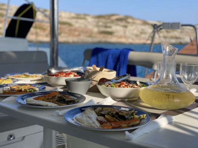 Heraklion Private Catamaran Cruise to Dia - Catamaran Features and Equipment
