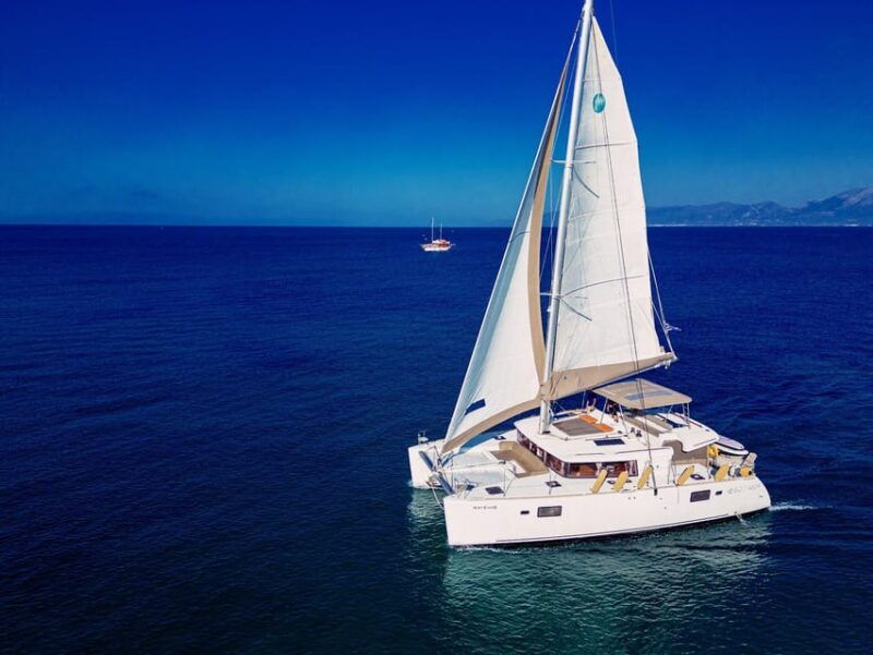Heraklion: Private Catamaran Cruise to Dia with Meal&Drinks - The Journey to Dia Island: What to Expect
