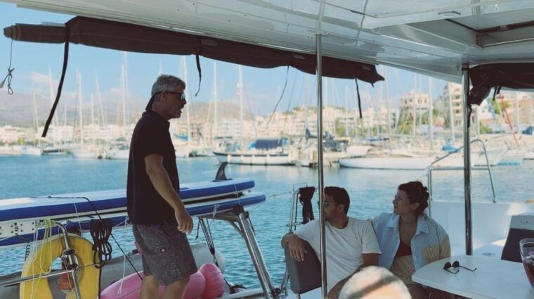 Heraklion: Private Catamaran Cruise to Dia with Meal&Drinks - The Return and Sunset Magic