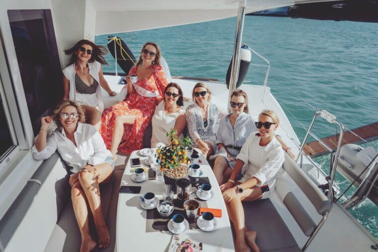Heraklion: Private Catamaran Cruise to Dia with Meal&Drinks - Price and Value Analysis
