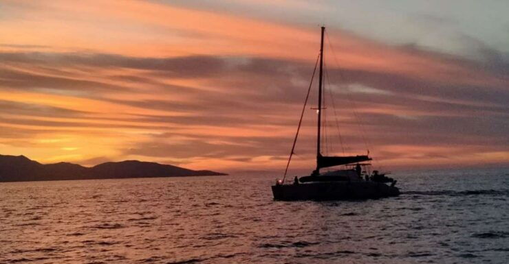 Heraklion: Private Catamaran Dia, Sunset & Appetizers Cruise - Experience