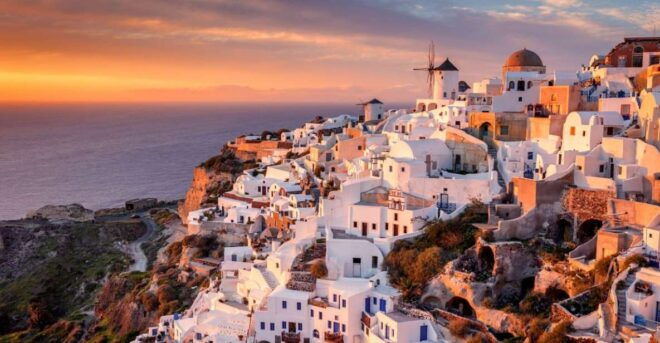 Heraklion: Santorini Ferry and Day Trip to Fira and Oia - Itinerary