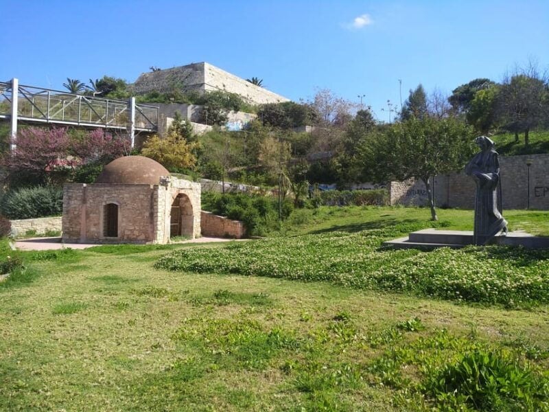 Heraklion: Sightseeing Tour with Greek Meze - Good To Know