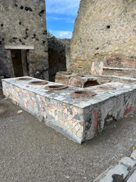 Herculaneum: Discover the Archeological Site With Me! - Atmosphere of a Living City