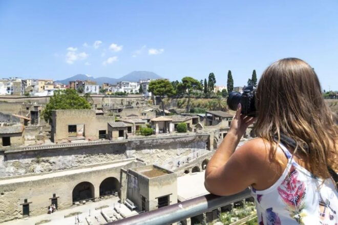 Herculaneum Small-Group Tour With a Local Guide - Selecting Participants and Date