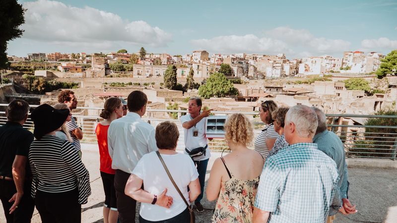 Herculaneum tour with an archaeologist guide - Why an archaeologist guide matters here