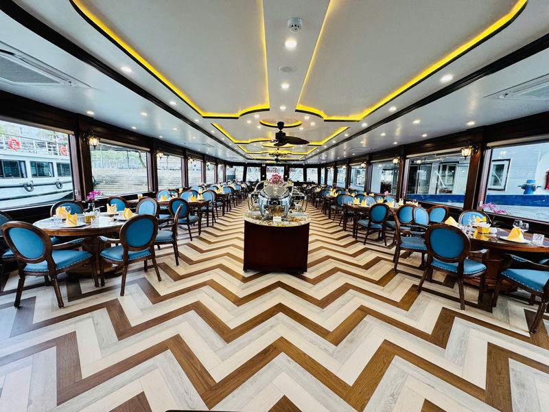 Hercules Luxury Day Cruise: Ha Long Bay, Sung Sot, Ti Top - Sung Sot Cave: a grand cavern, and a popular one
