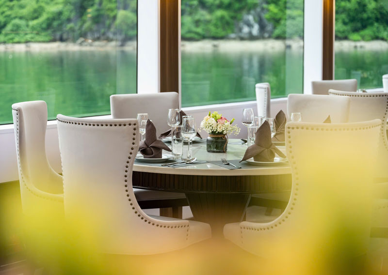 Hercules Premium Day Cruise: Ha Long Bay with Sung Sot & Ti Top - Buffet lunch, sunset snacks and time aboard