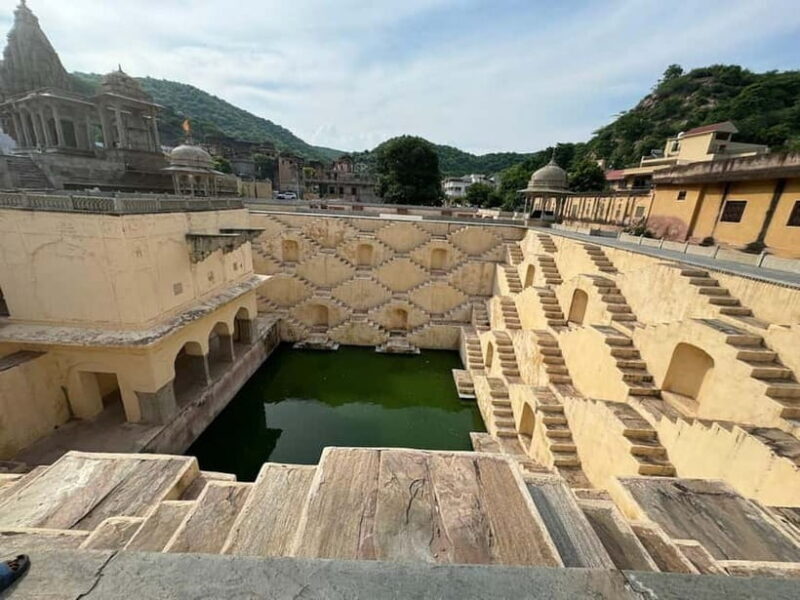 Heritage City Tour of JaipurWith Local Guide & Hidden Gems - An In-Depth Look at the Jaipur Heritage Tour
