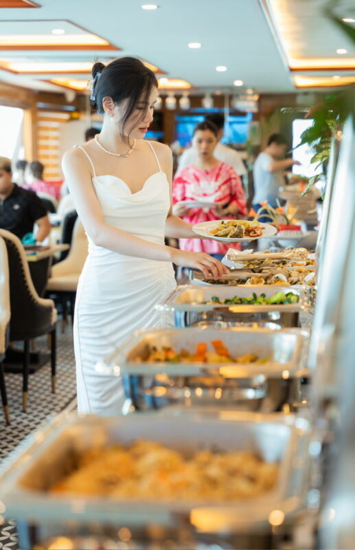 Heritage Luxury Day Cruise: Ha Long Bay Tour with Ti Top & Sung Sot - Lunch on board, then Sung Sot Cave