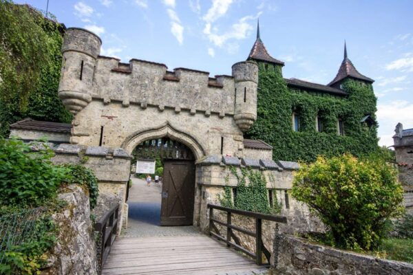 Heritage of Frankfurt – Private Walking Tour for Couples - Cancellation and Payment Options