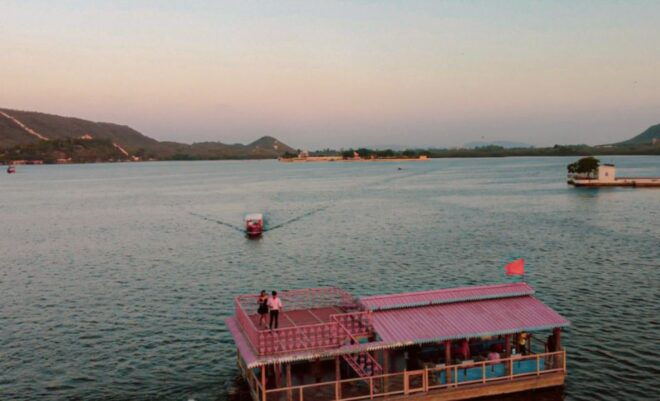 Heritage Tour : Private Boat, Havelis, City Walk & High Tea - Old City Exploration