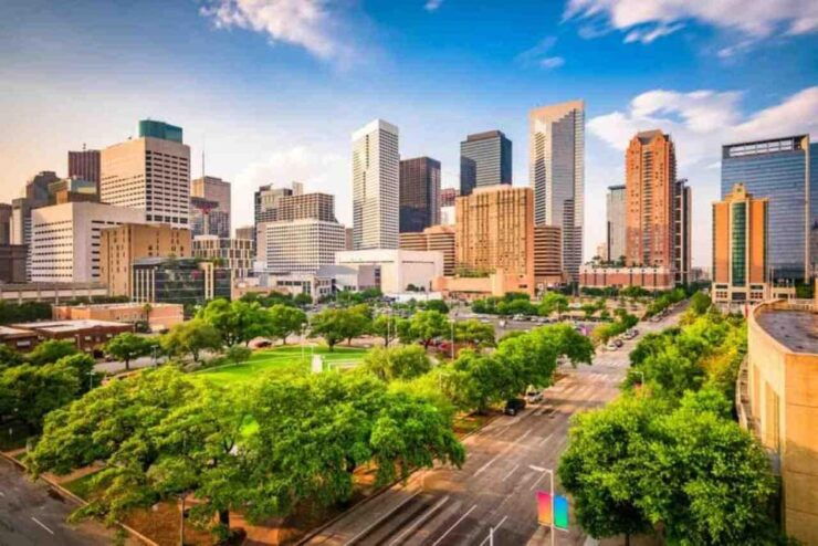 Hero's Walk: Houston's Historic & Modern Marvels - Vibrant Community Life