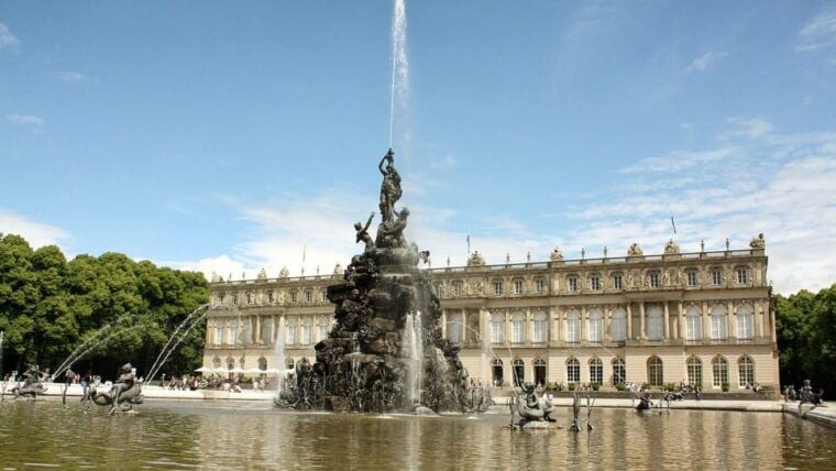 Herrenchiemsee Palace Private Walking Tour - The Historic Significance of Herreninsel Post-WWII