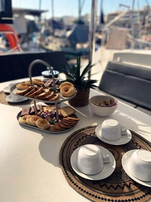 Hersonissos: Luxury Catamaran Cruise to Dia - Lunch & Drinks - A Deep Dive Into the Experience