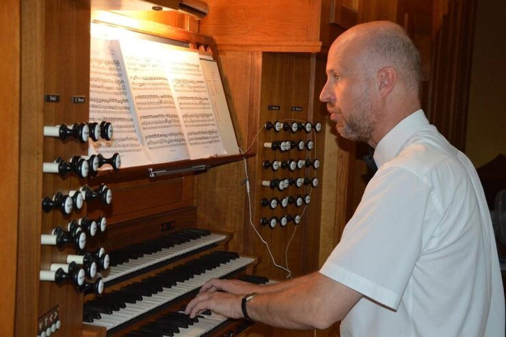 Hévíz: Majestic Sounds Organ Concert at the Blue Church - Concert Experience