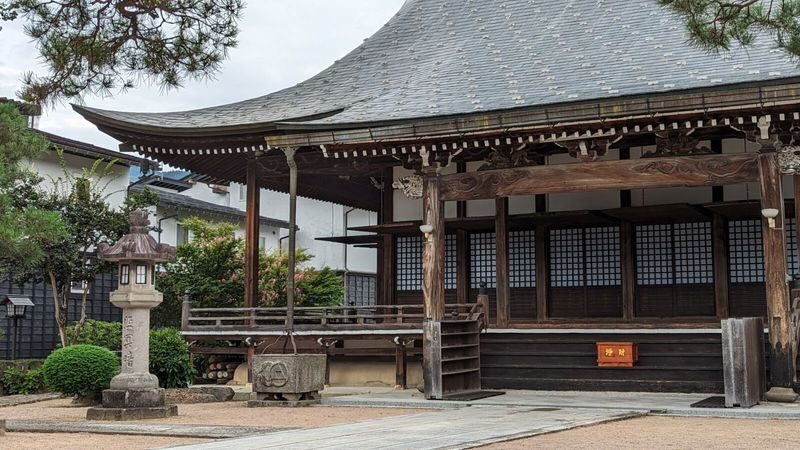 Hida-Furukawa Cultural Treasures One Day Walking Tour from Takayama - Who should book this Hida-Furukawa day trip?