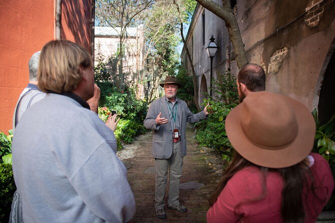 Hidden Alleyways and Historic Sites Small-Group Walking Tour - Guides Expertise