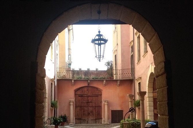 Hidden and Fascinating Verona - 3 Hour Private Walking Tour - Tour Details