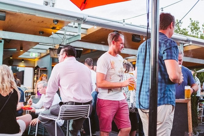 Hidden Bars & Laneway Legends: Melbourne Walking Tour - Discovering Laneway Legends