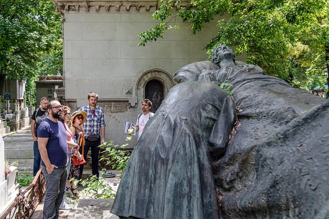 Hidden Charms of Mahallopolis - Panoramic Views and Local Charms