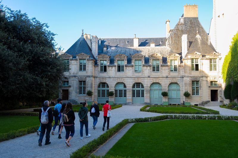 Hidden Gems of Marais Guided Tour in Paris - Two hours on foot, with room for small discoveries