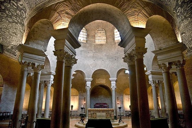 Hidden Gems & Rome Catacomb Semi Private Tour 8 People Max. - Tour Guide